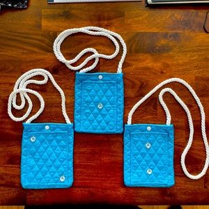 Soft Crossbody phone bag with extra front pocket. Well-made with snap closure.🌸